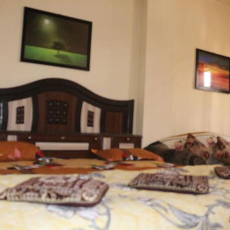 Mother Hostel Benares Buitenkant foto