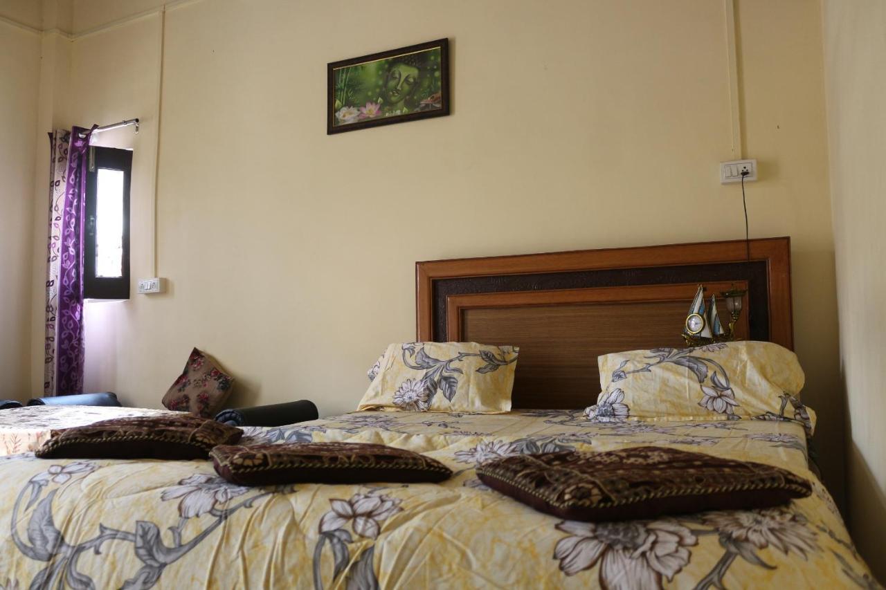 Mother Hostel Benares Buitenkant foto